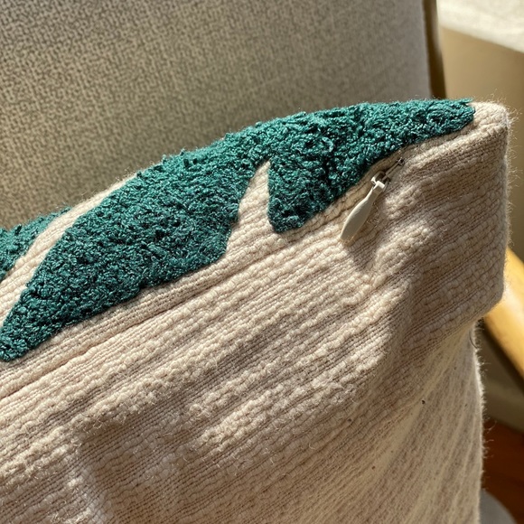 UO Home monstera pillows - Picture 3 of 5